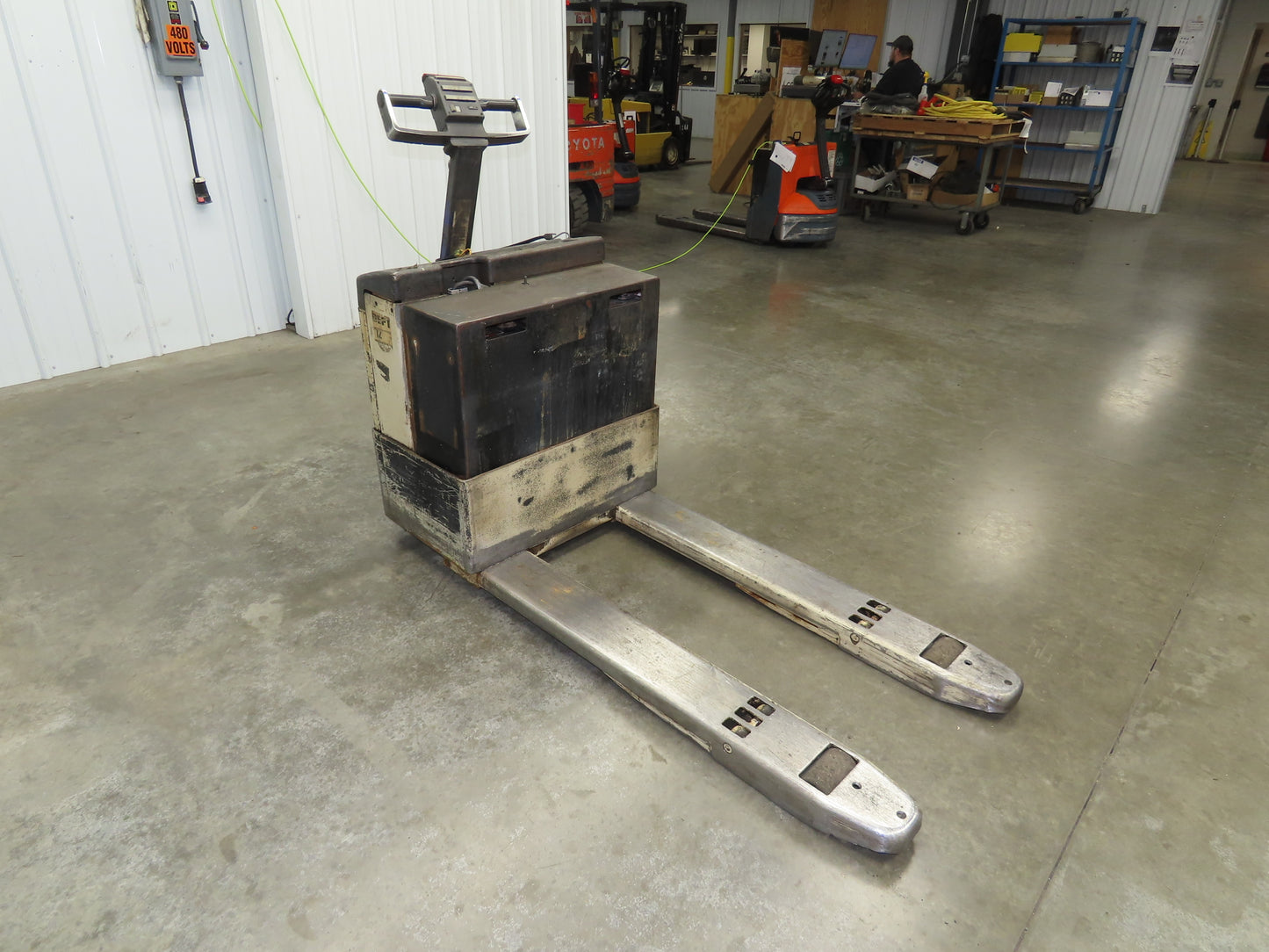 Crown 40GPW-4-14 Electric Pallet Jack 24V Walkie Walk Behind 4000LB