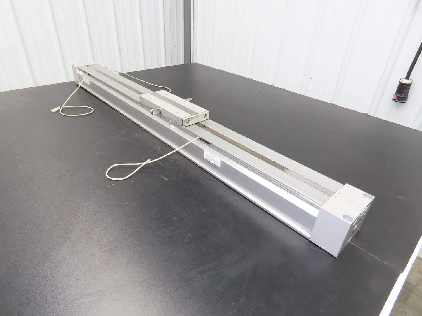 SMC MY1B50-700-Y7BW Linear Slide Guided Rodless Cylinder 50mm Bore 700mm Stroke