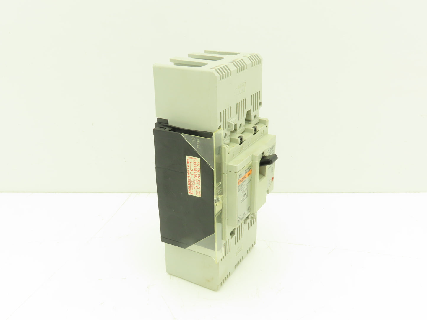 Fuji BW50SAG3P050 3-Pole Auto Circuit Breaker 50A 690V 3Ph Molded Case