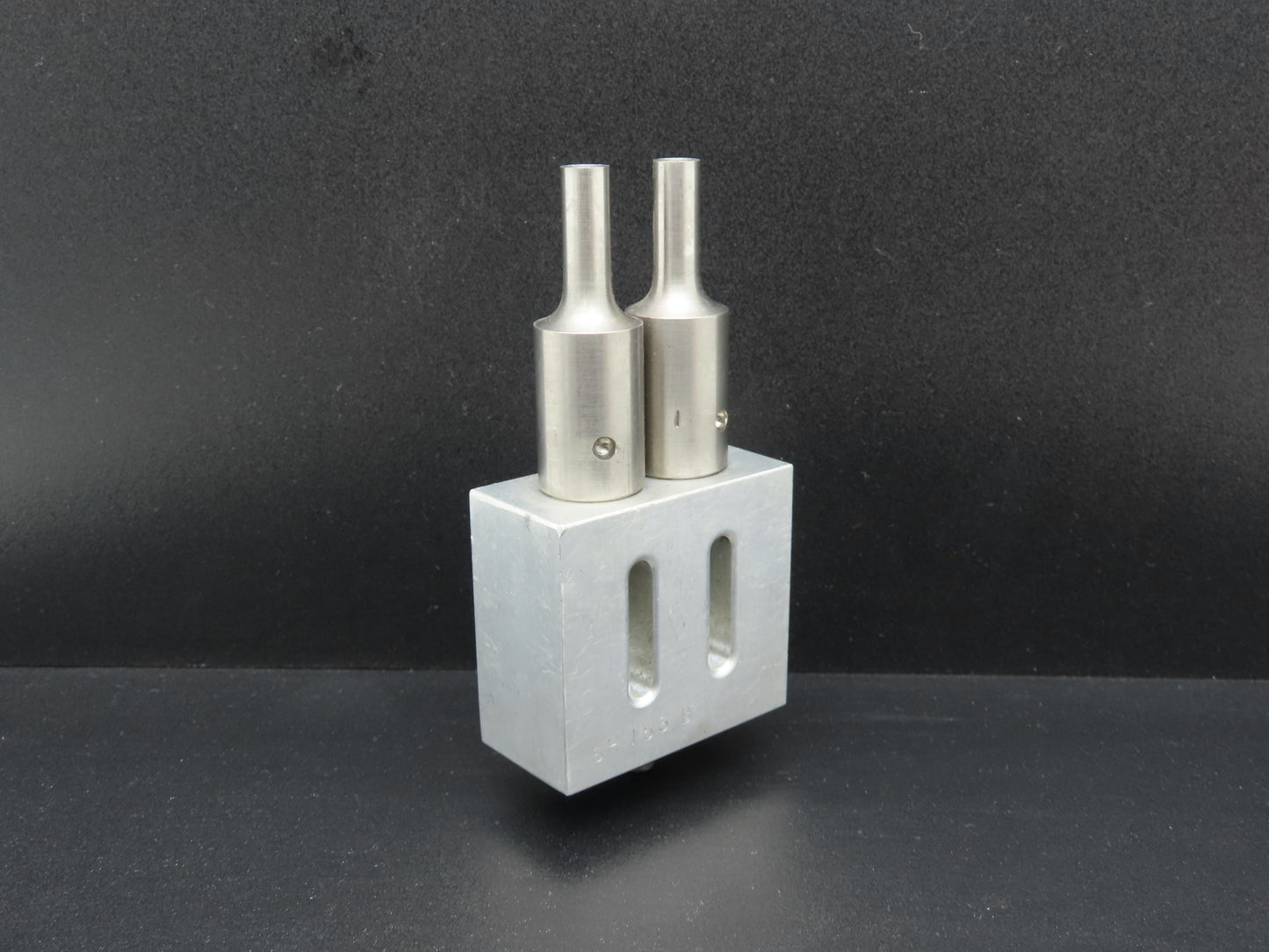 SH153B Ultrasonic Welding 3/8" Double Horn Slotted Aluminum Plate 2.5"x 2.28"