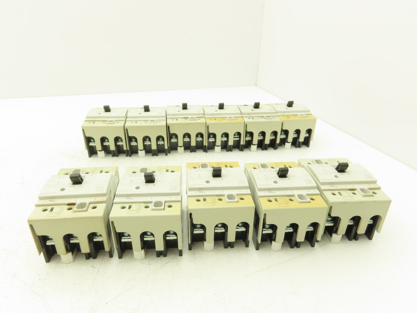 Mitsubishi NF30-FAU 3-Pole No Fuse Circuit Breaker 5A 200-230V 3Ph Lot of 11