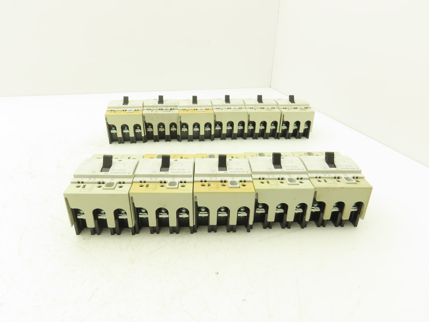 Mitsubishi NF30-FAU 3-Pole No Fuse Circuit Breaker 5A 200-230V 3Ph Lot of 11