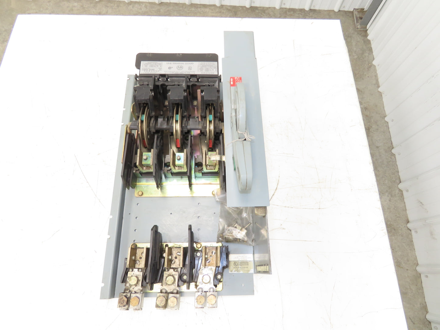 Allen Bradley 1494V-DS400 Safety Disconnect Switch 400A 600V 125HP 3Ph