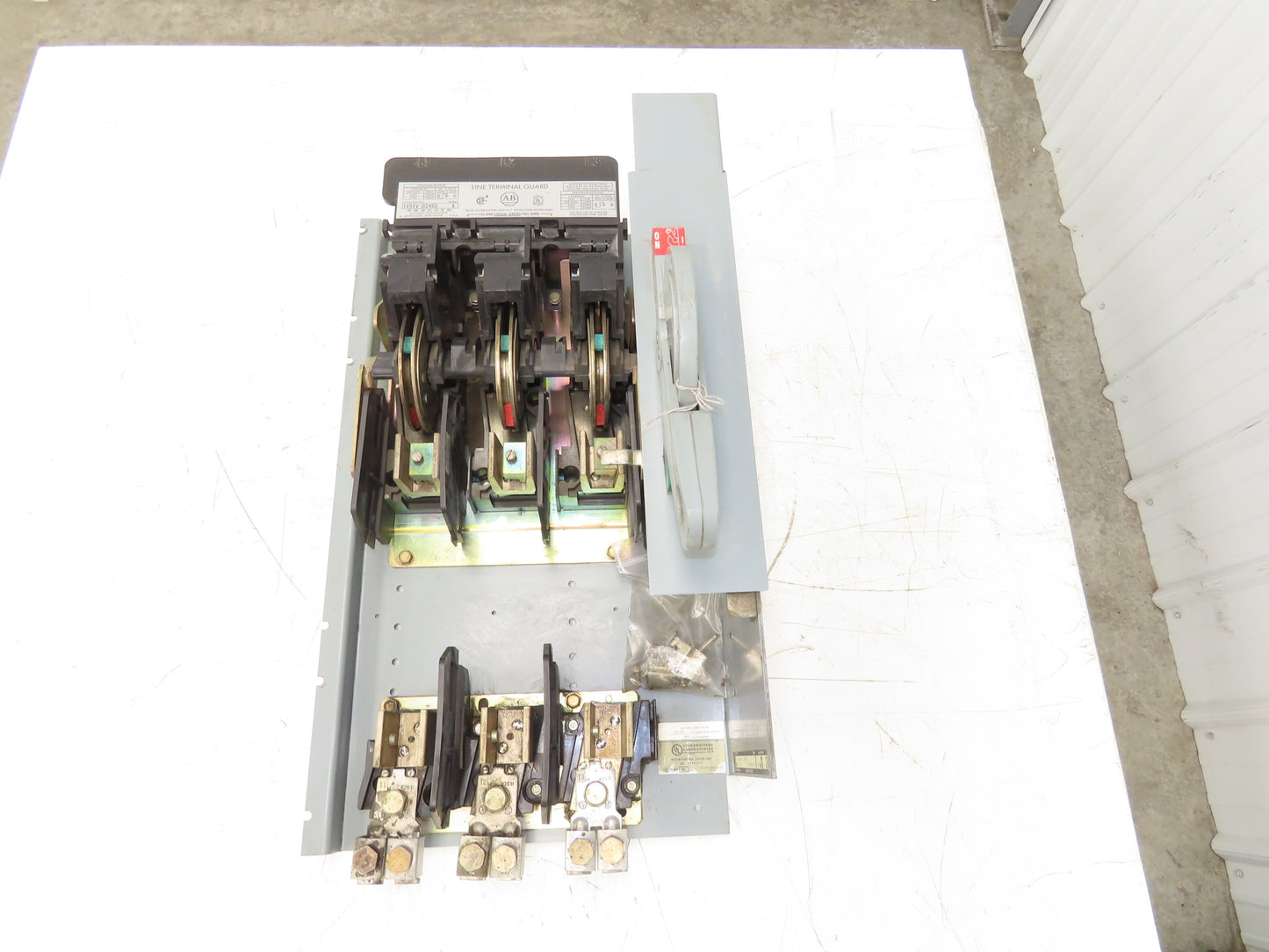 Allen Bradley 1494V-DS400 Safety Disconnect Switch 400A 600V 125HP 3Ph