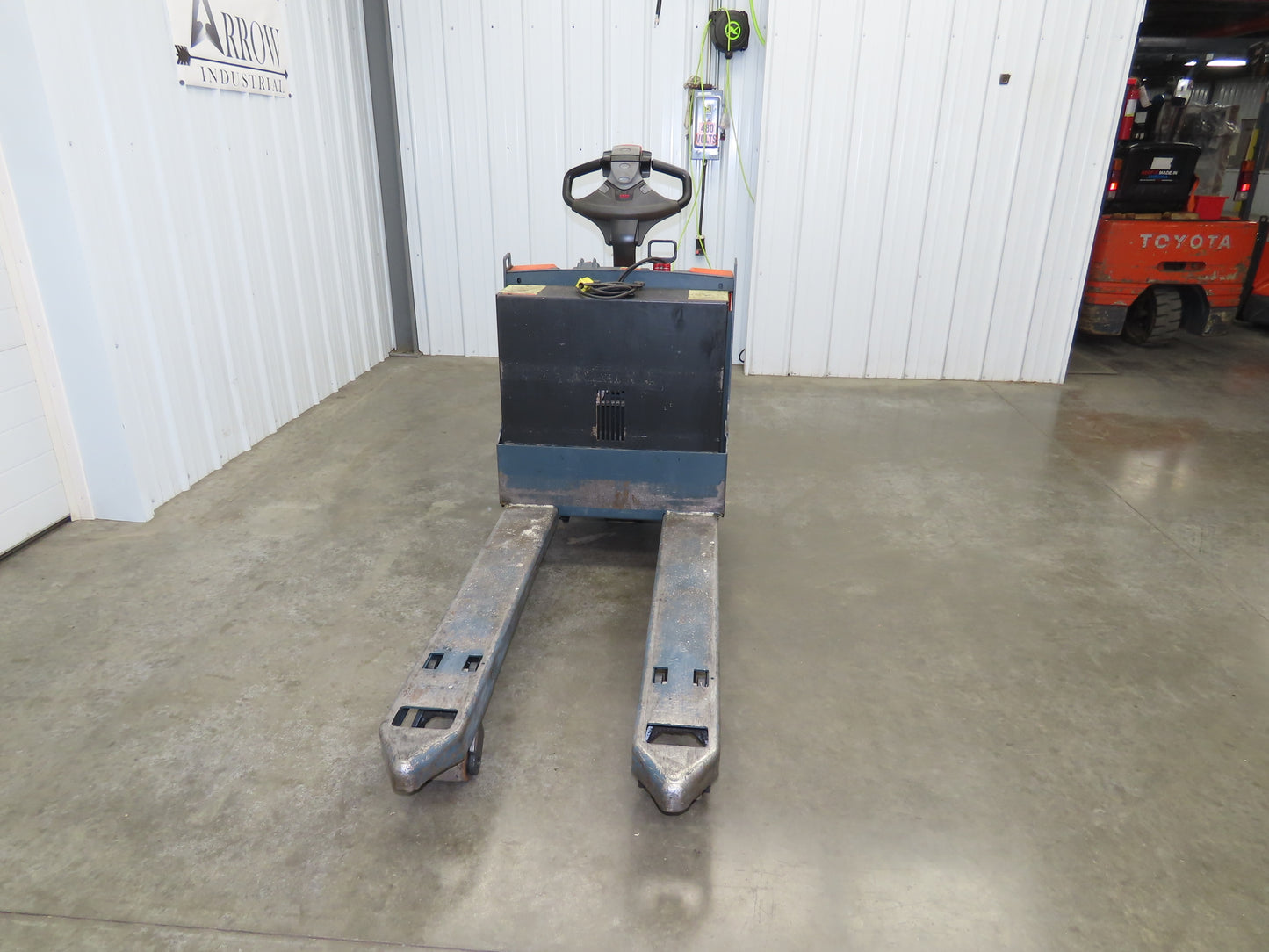 Toyota 8HBW23 Electric Walkie Pallet Jack 4500 lb 45" Forks 8.5" Lift 24V