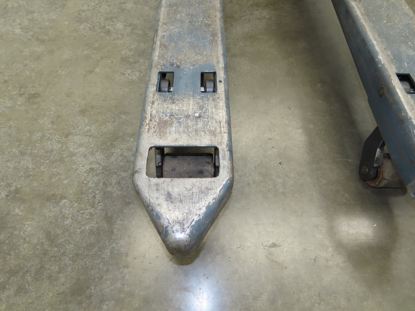 Toyota 8HBW23 Electric Walkie Pallet Jack 4500 lb 45" Forks 8.5" Lift 24V