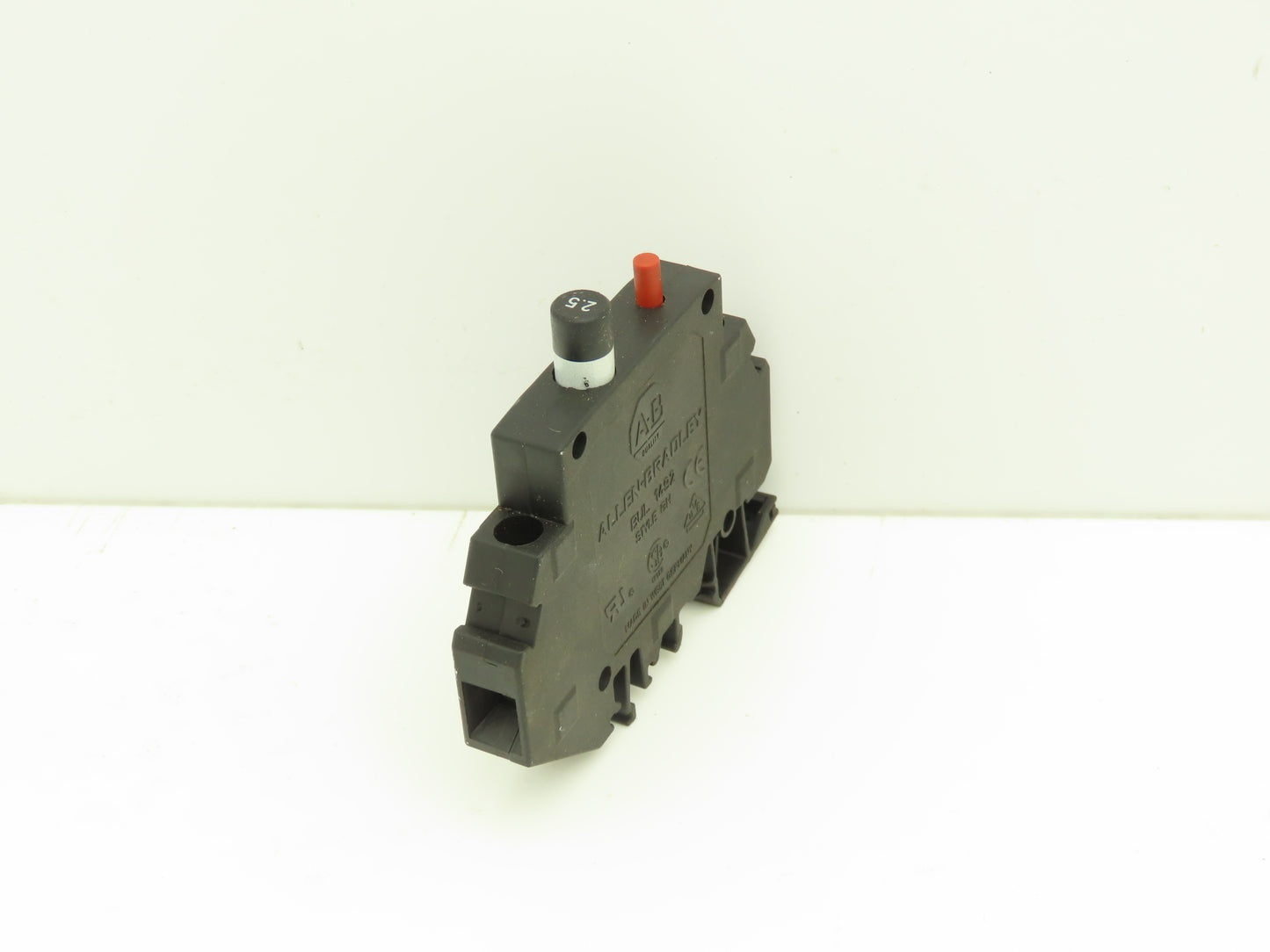 Allen Bradley 1492-GH025 Mini Circuit Breaker 2.5 Amp 1-Pole 250VAC Lot of 8