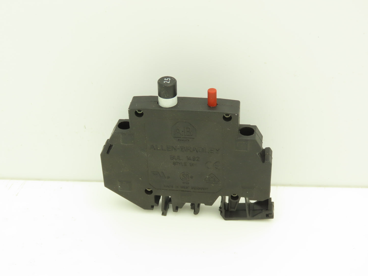 Allen Bradley 1492-GH025 Mini Circuit Breaker 2.5 Amp 1-Pole 250VAC Lot of 8