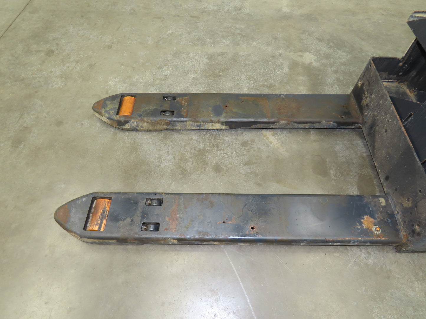 Crown WP2035-45 Electric Walkie Pallet Jack 4500 lb 45" Forks 8.5" Lift 24V