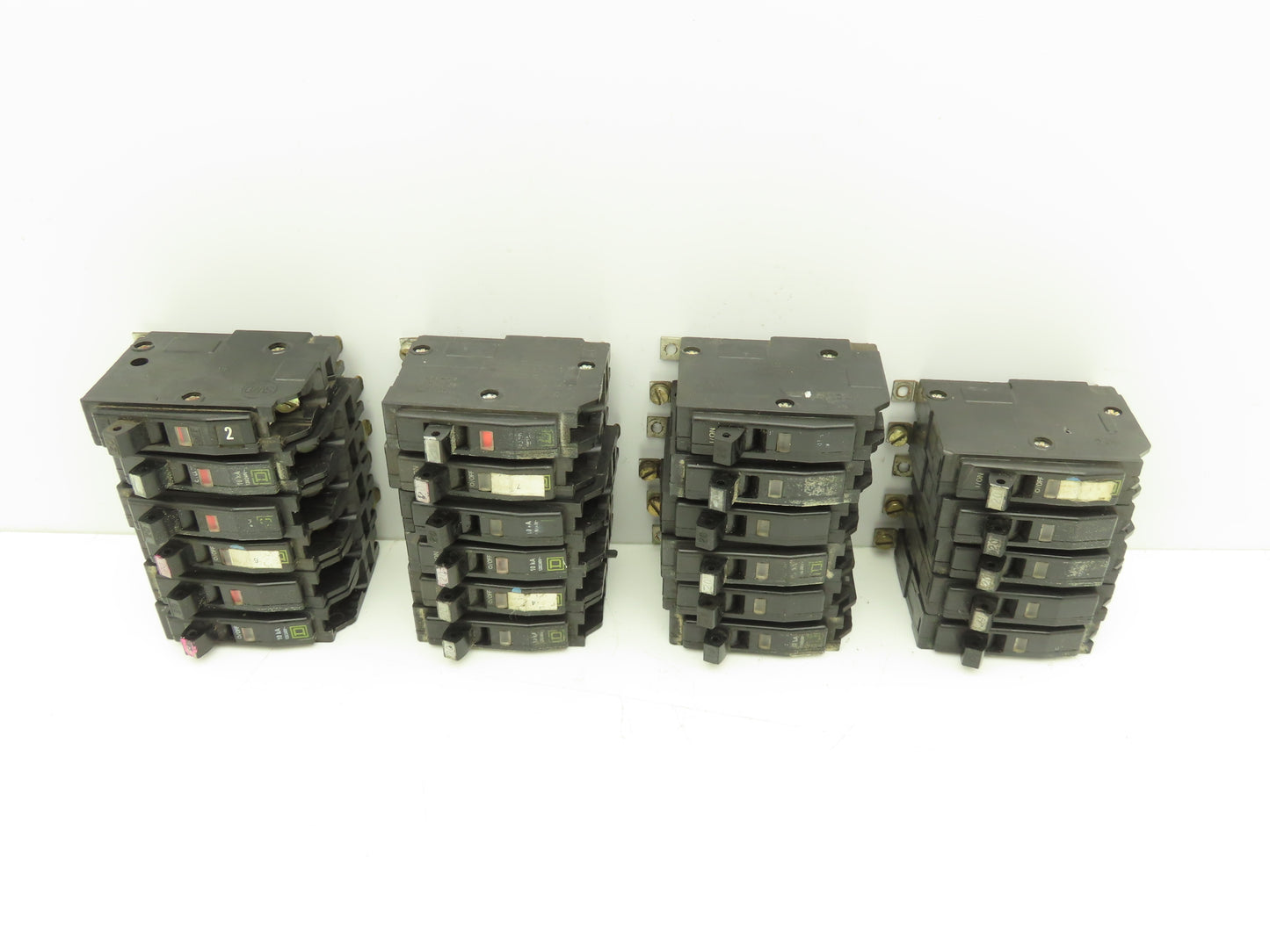 Square D QOB120  20 Amp Circuit Breaker 1-Pole 20A Bolt-On 120/240V  Lot of 23