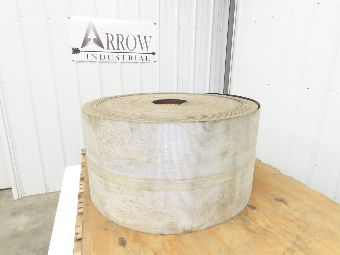 15"W x 650' Package Conveyor Belt Nylon Polyester Impression Top Black