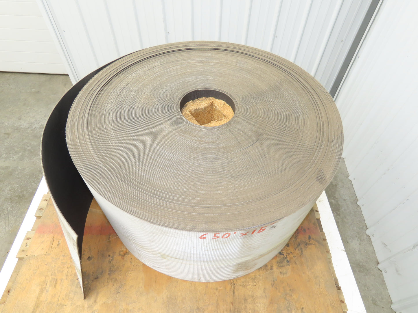 15"W x 650' Package Conveyor Belt Nylon Polyester Impression Top Black