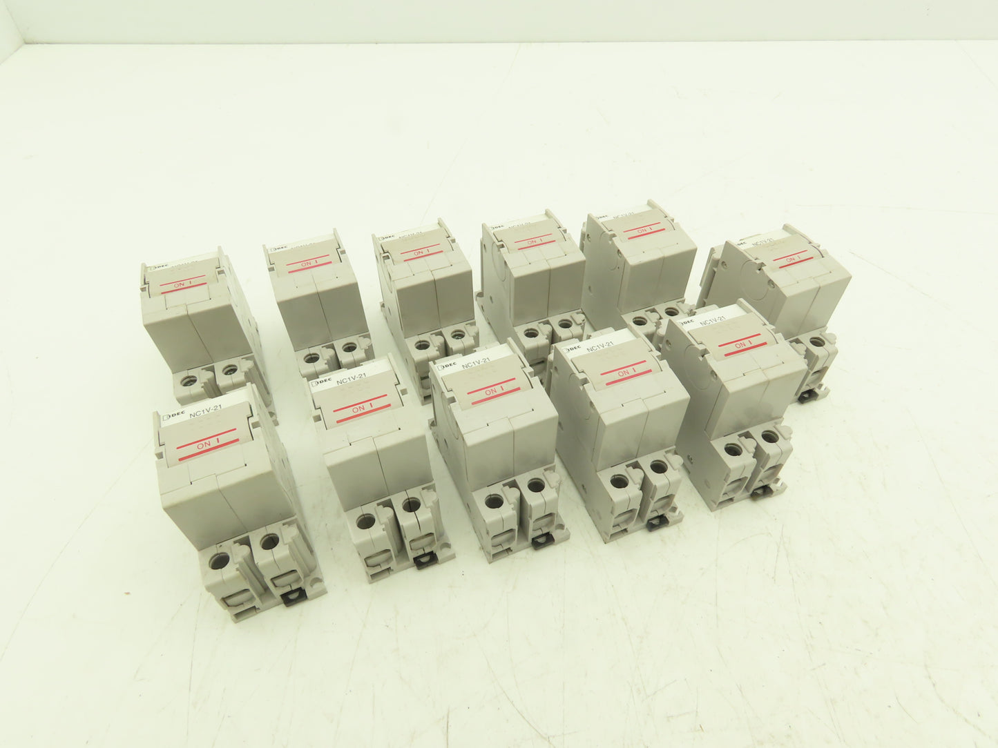 IDEC NC1V-2100 3A Circuit Protector 2 Pole A Curve 250VAC/125VDC Lot of 11