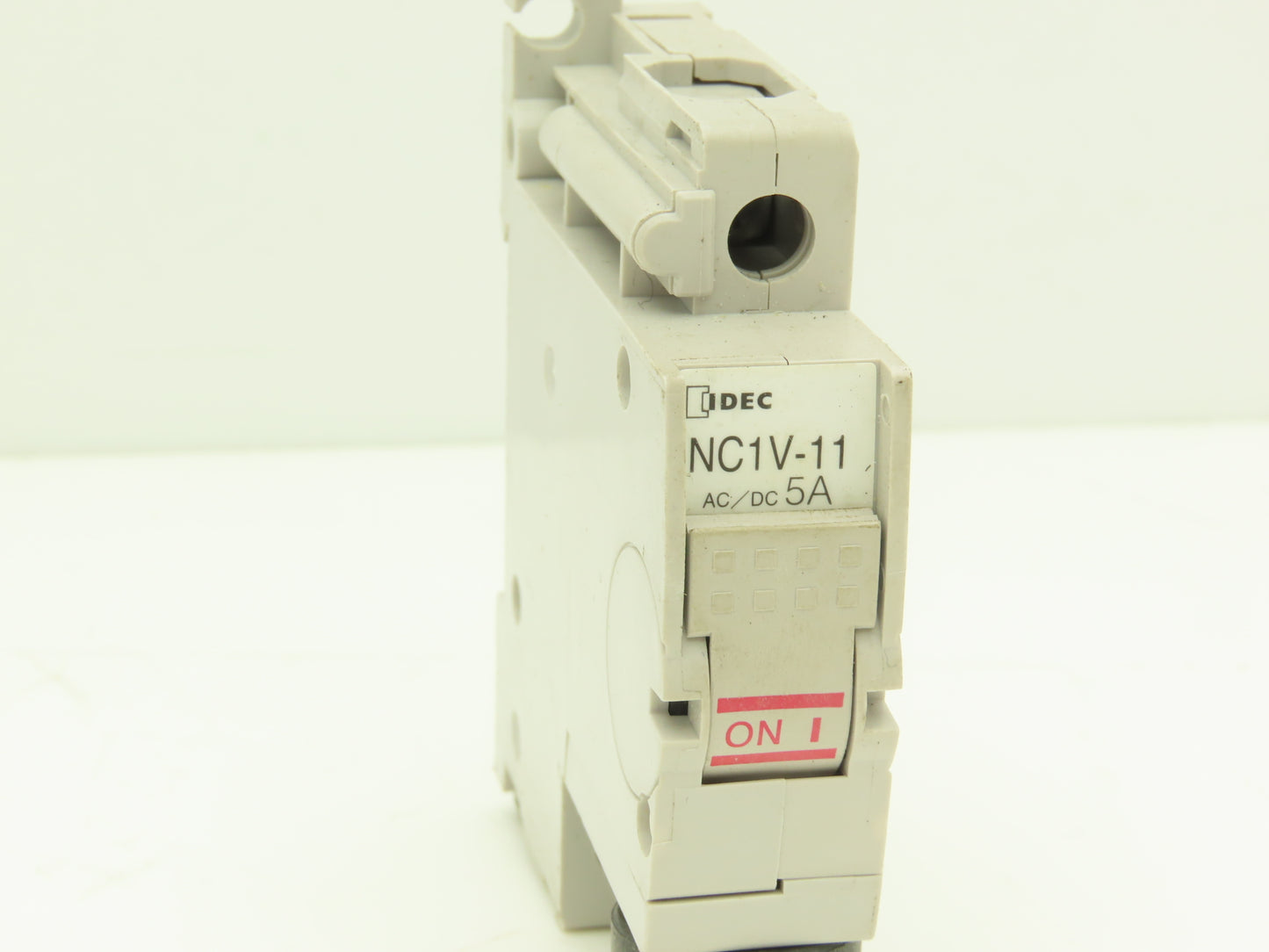 IDEC NC1V-1100 5 Amp Circuit Protector 1 Pole A Curve 250VAC/65VDC Lot of 7