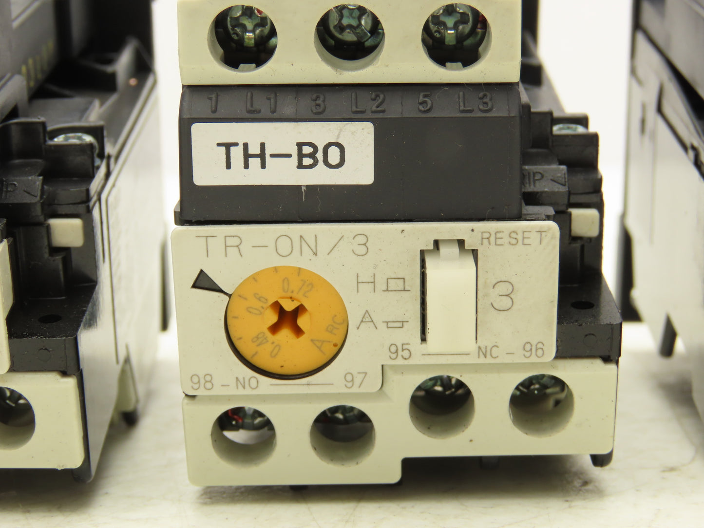 Fuji SZ-HB TZ1HB TR-ON/3 TR13D Thermal Overload Relay 0.48 - 0.72A with Adapter Base