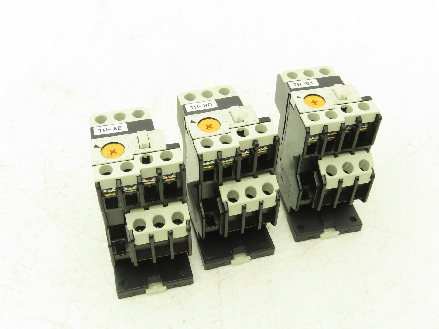 Fuji SZ-HB TZ1HB TR-ON/3 TR13D Thermal Overload Relay 0.48 - 0.72A with Adapter Base