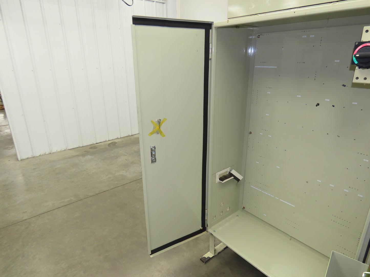 Freestanding Electrical Enclosure 1400x900x400mm 50A Disconnect 55x35x16"