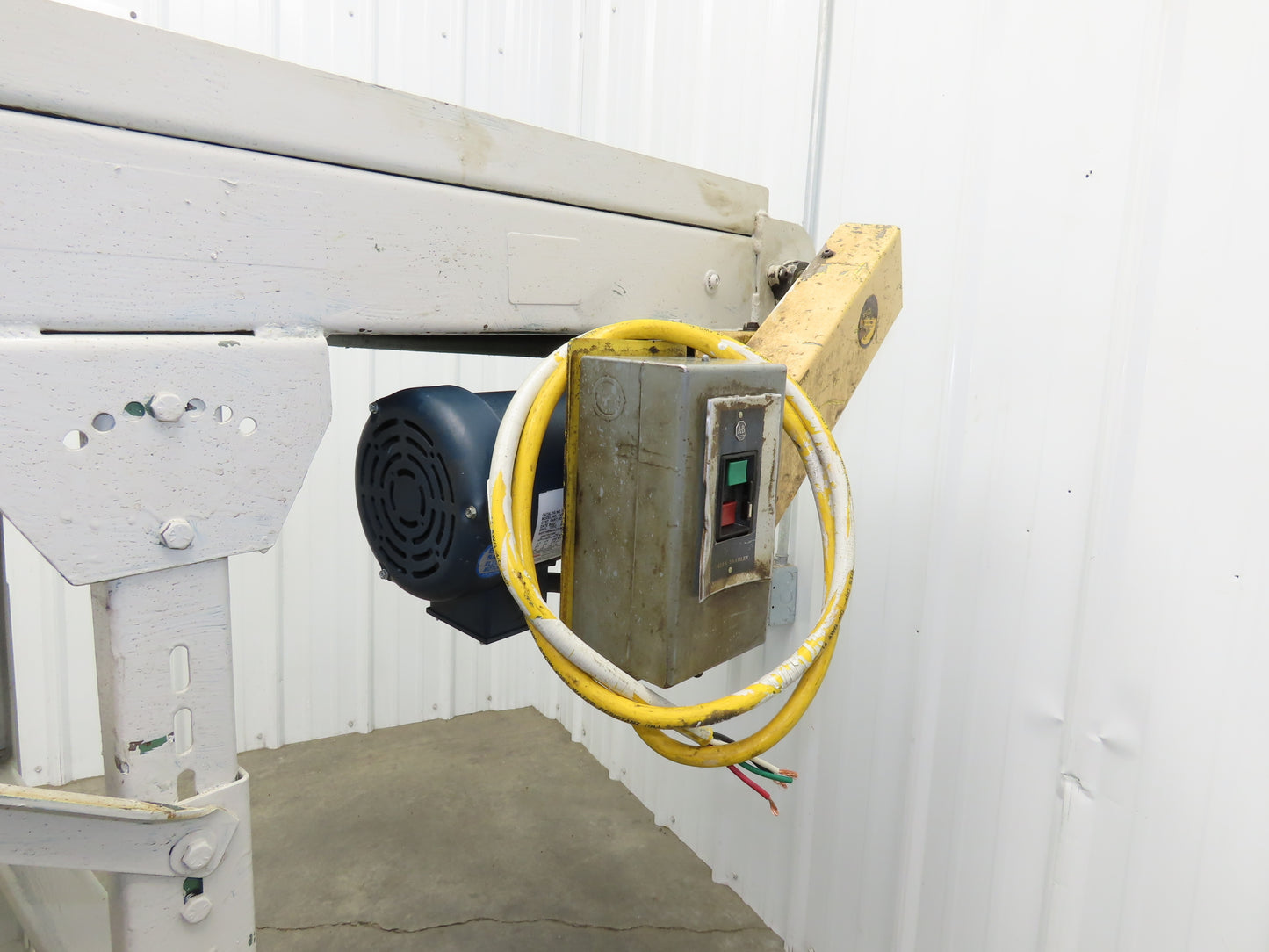 Wardcraft 24"x 10' Portable Incline Belt Conveyor .33Hp 3PH Chain Drive 36FPM