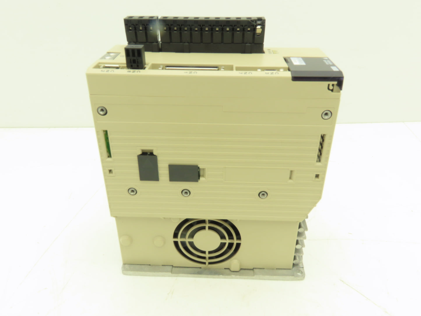 Yaskawa SGDV-5R5A01A SERVOPACK Drive Controller Module 200-230V 3Ph 0.750kW