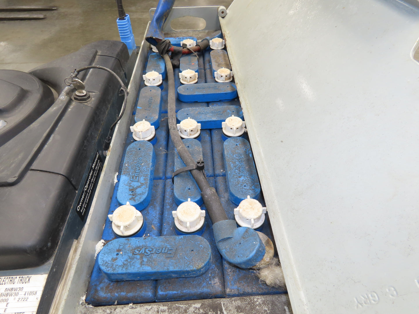 Toyota 8HBW30 Electric Walkie Pallet Jack 6000 lb 61" Forks 8.5" Lift 24V 814H