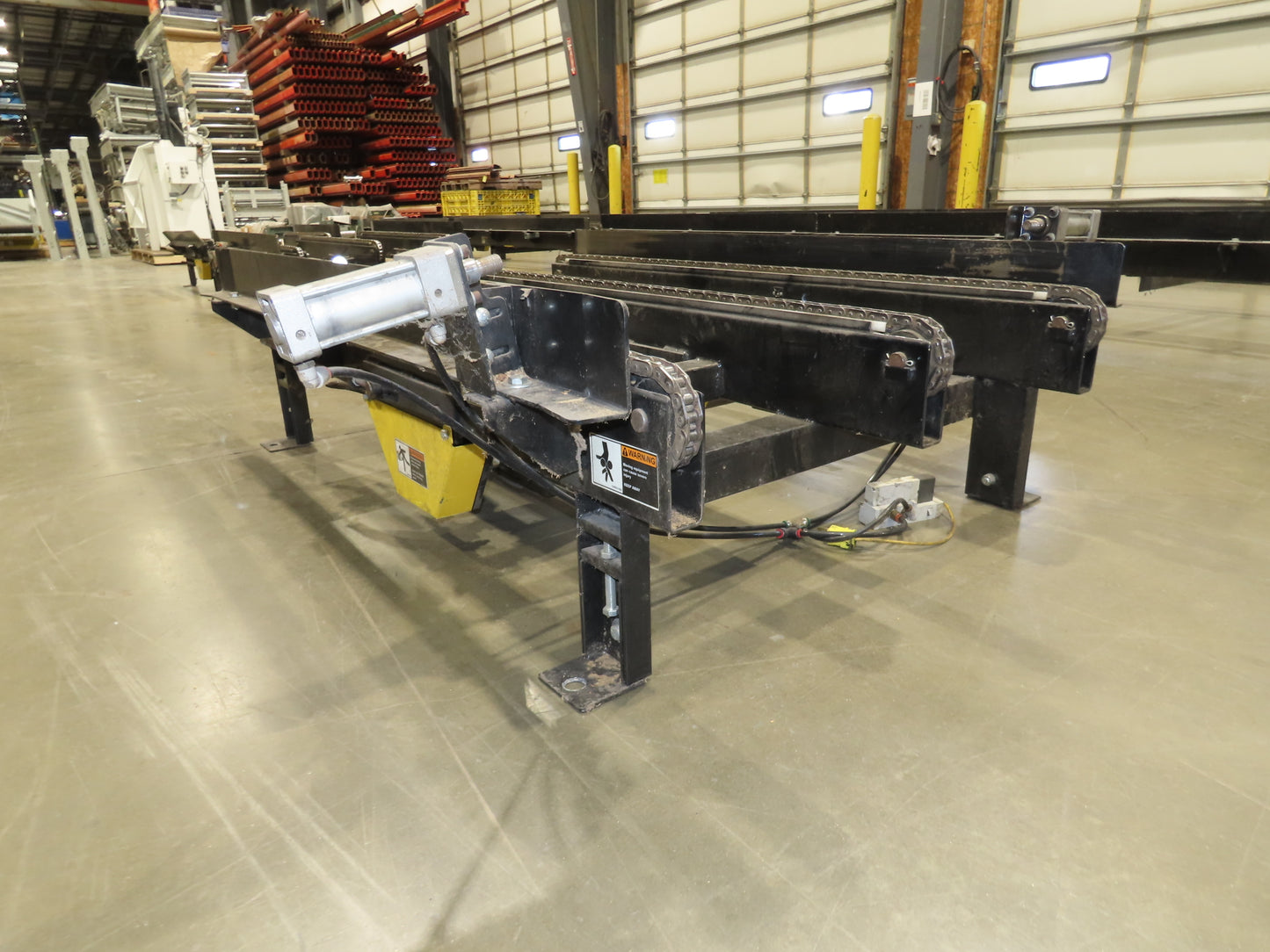 42"x 68" Pallet Drag Chain Conveyor 3-Strand 1Hp 230/460V 3PH 32FPM 17-19"H