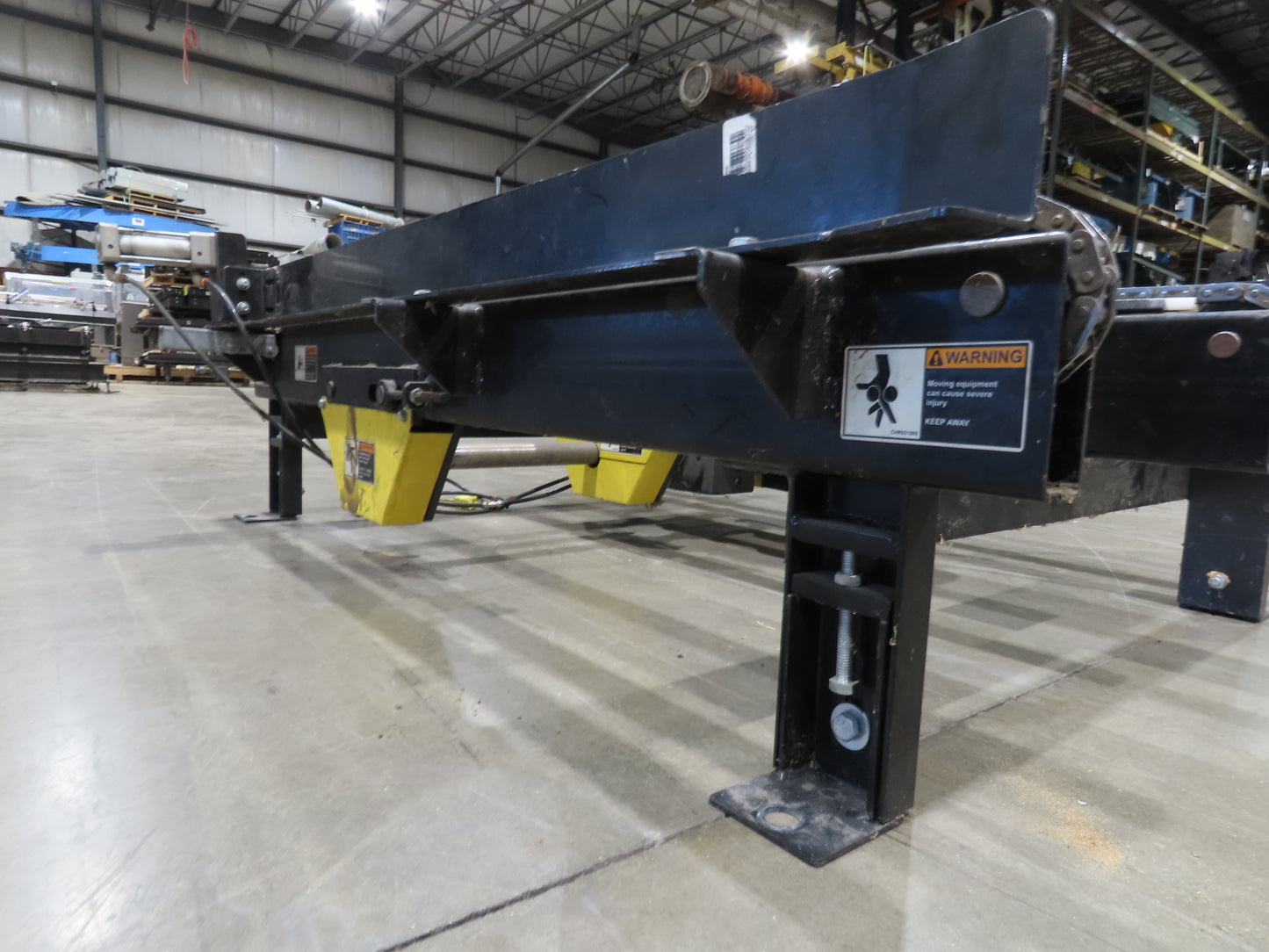 42"x 68" Pallet Drag Chain Conveyor 3-Strand 1Hp 230/460V 3PH 32FPM 17-19"H