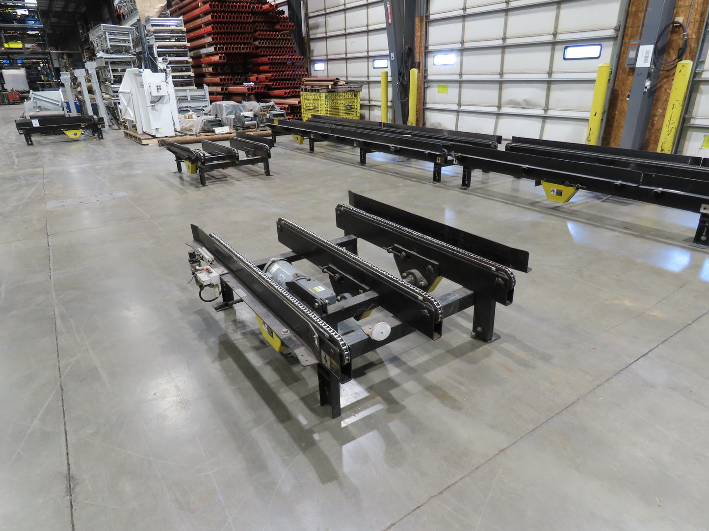 42"x 60" Pallet Drag Chain Conveyor 3-Strand 1Hp 230/460V 3PH 32FPM 17-19"H