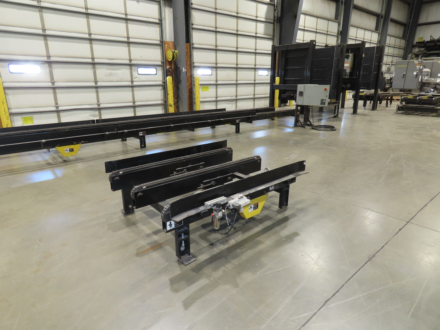 42"x 60" Pallet Drag Chain Conveyor 3-Strand 1Hp 230/460V 3PH 32FPM 17-19"H