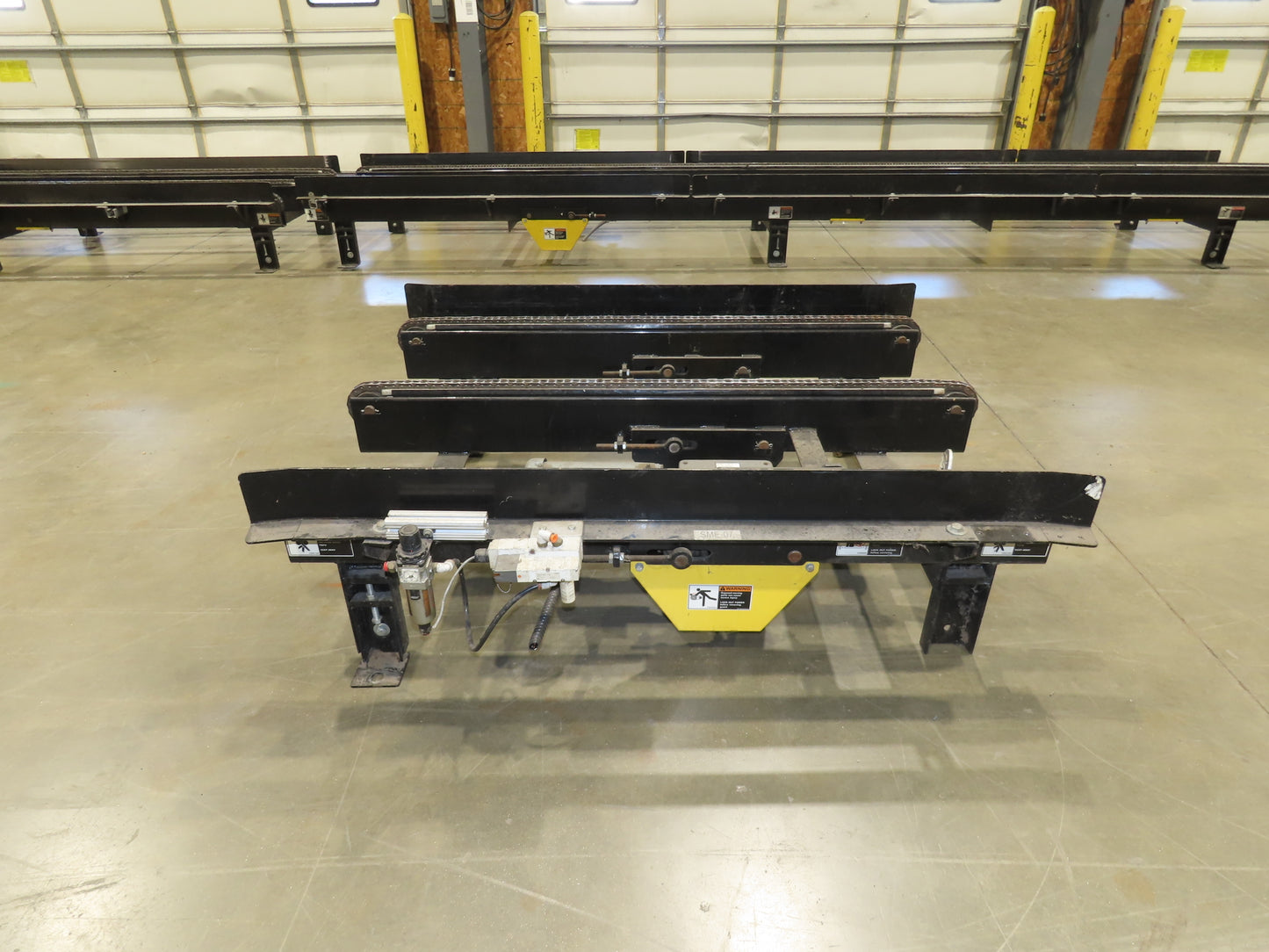 42"x 60" Pallet Drag Chain Conveyor 3-Strand 1Hp 230/460V 3PH 32FPM 17-19"H