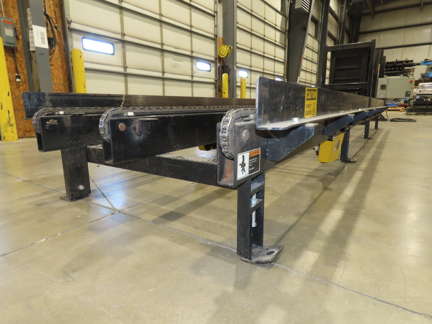 42"x 17' Pallet Drag Chain Conveyor 3-Strand 1Hp 230/460V 3PH 32FPM 17-19"H