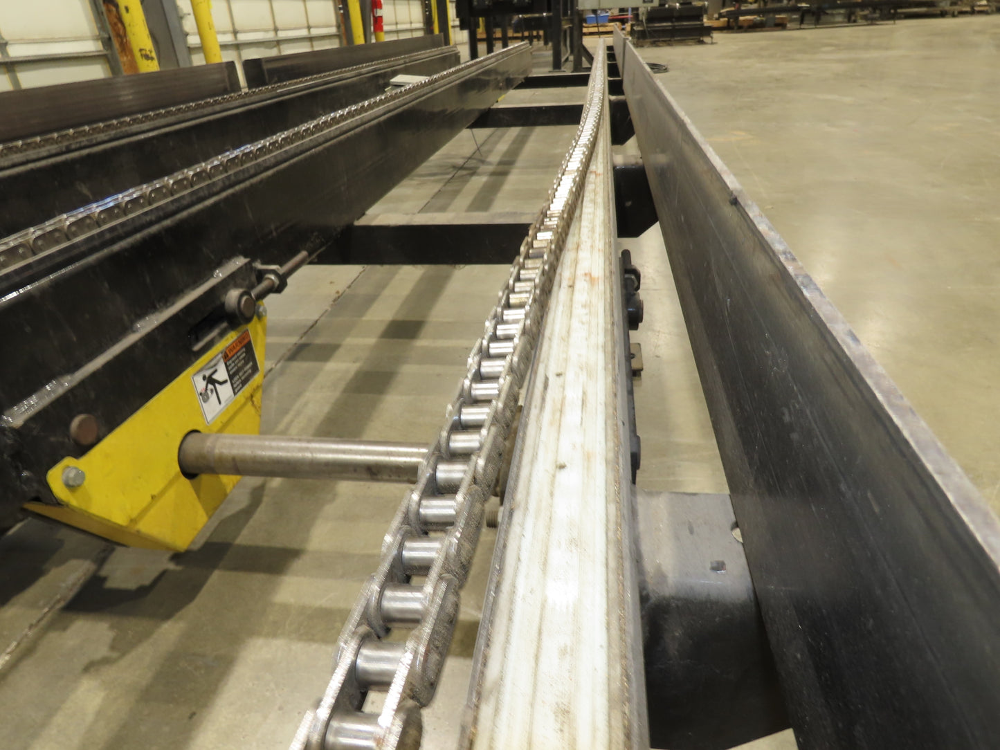 42"x 17' Pallet Drag Chain Conveyor 3-Strand 1Hp 230/460V 3PH 32FPM 17-19"H