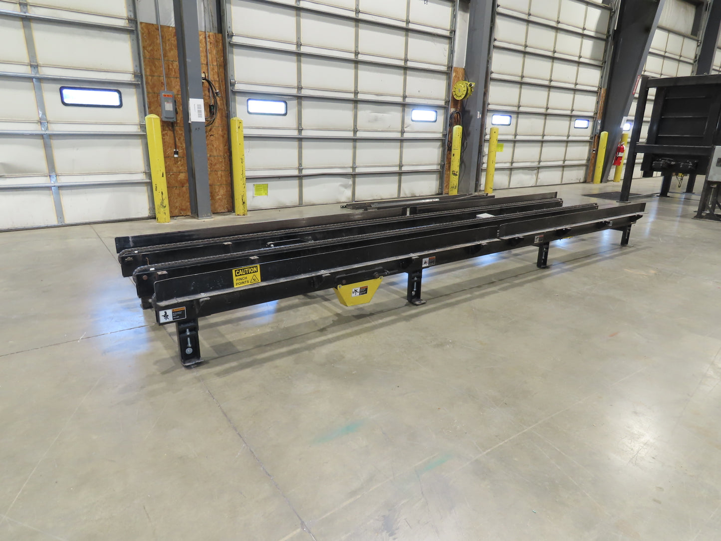 42"x 17' Pallet Drag Chain Conveyor 3-Strand 1Hp 230/460V 3PH 32FPM 17-19"H