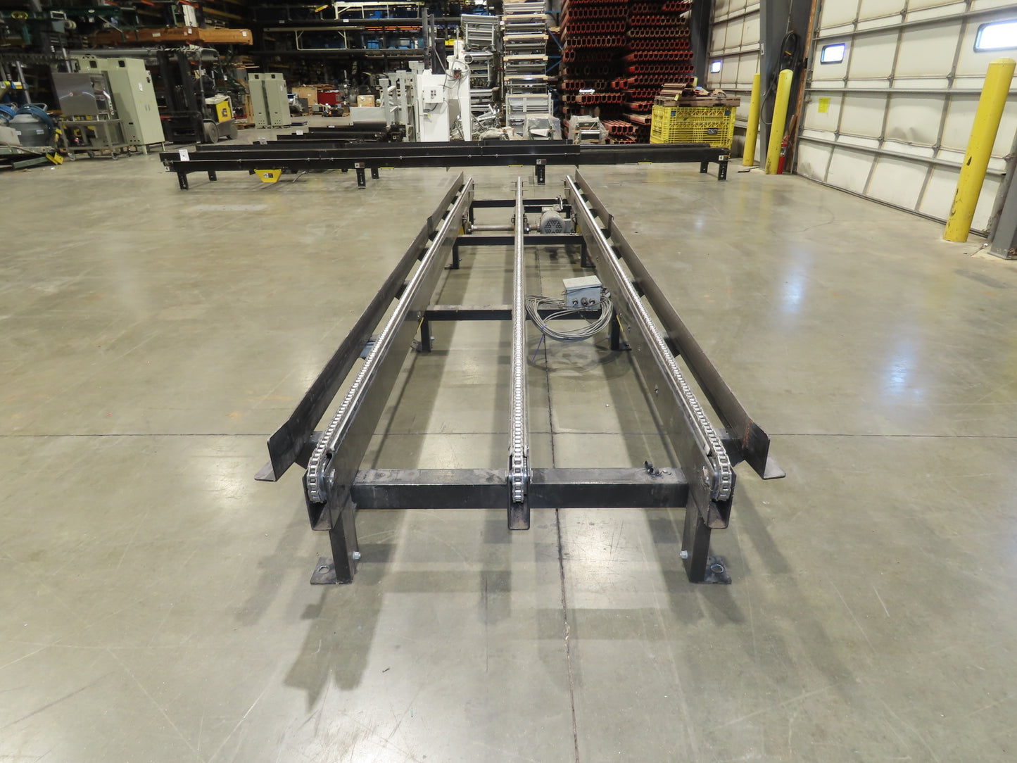 42"x 17' Pallet Drag Chain Conveyor 3-Strand 1Hp 230/460V 3PH 32FPM 17-19"H