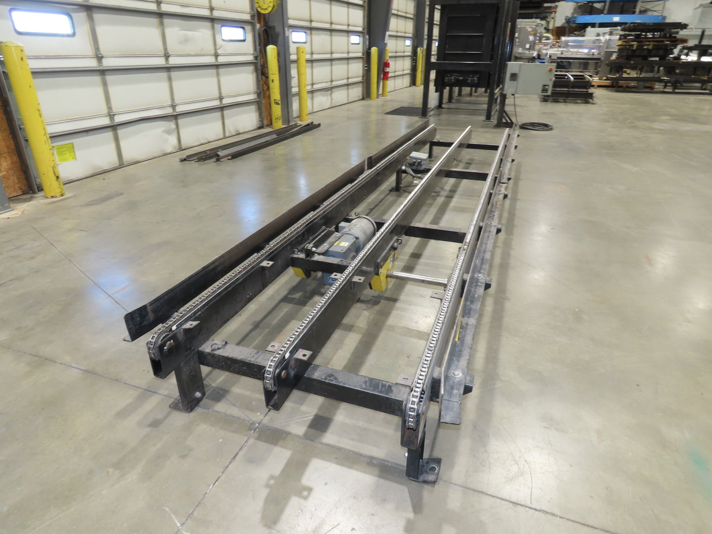 42"x 17' Pallet Drag Chain Conveyor 3-Strand 1Hp 230/460V 3PH 32FPM 17-19"H