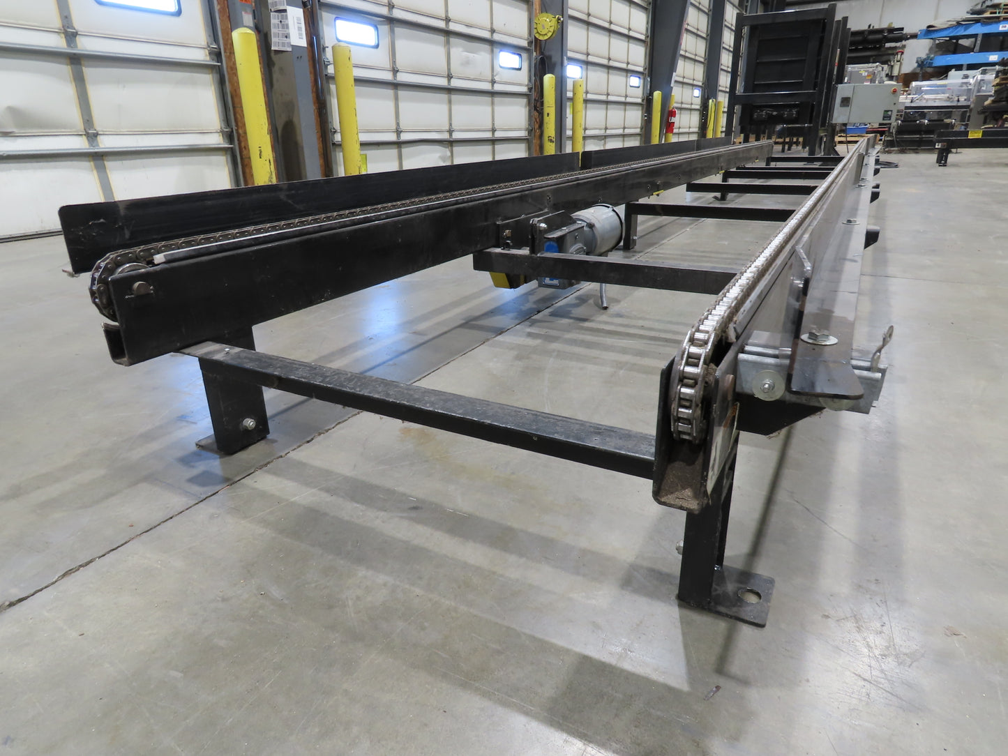 42"x 25' Pallet Drag Chain Conveyor 2-Strand 1Hp 230/460V 3PH 32FPM 17-19"H