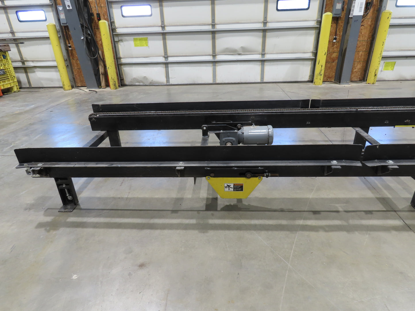 42"x 25' Pallet Drag Chain Conveyor 2-Strand 1Hp 230/460V 3PH 32FPM 17-19"H