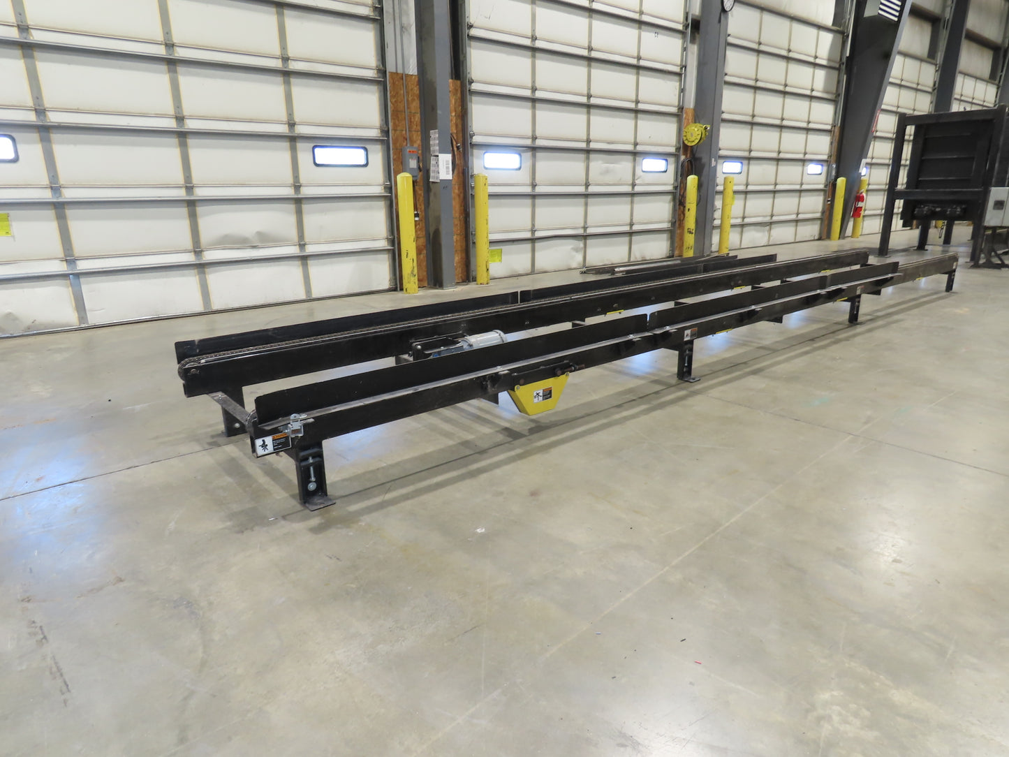 42"x 25' Pallet Drag Chain Conveyor 2-Strand 1Hp 230/460V 3PH 32FPM 17-19"H