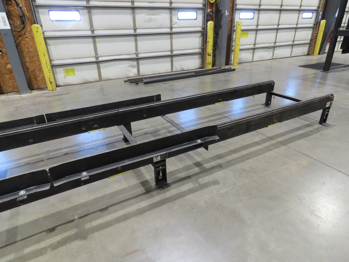 42"x 25' Pallet Drag Chain Conveyor 2-Strand 1Hp 230/460V 3PH 32FPM 17-19"H