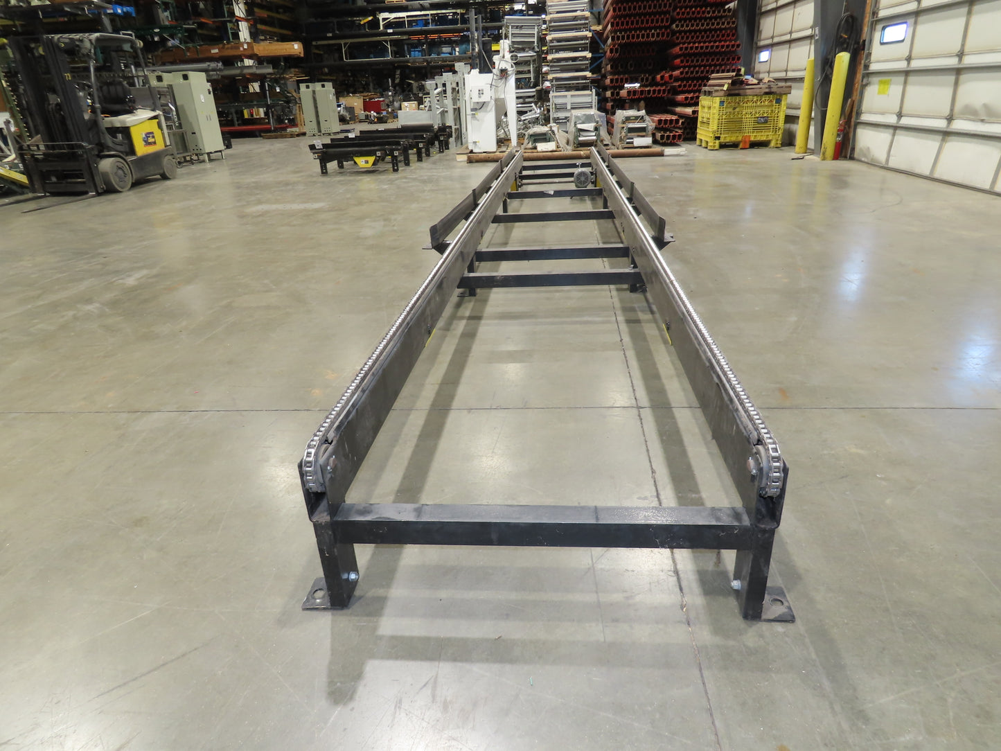 42"x 25' Pallet Drag Chain Conveyor 2-Strand 1Hp 230/460V 3PH 32FPM 17-19"H