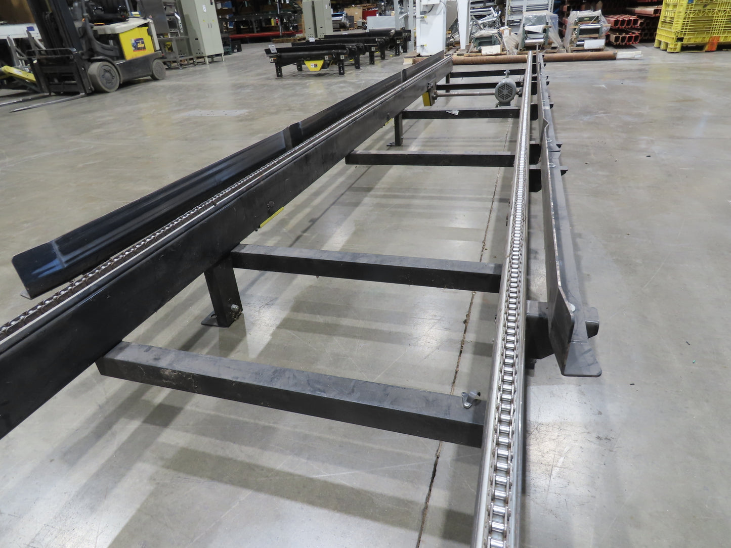 42"x 25' Pallet Drag Chain Conveyor 2-Strand 1Hp 230/460V 3PH 32FPM 17-19"H