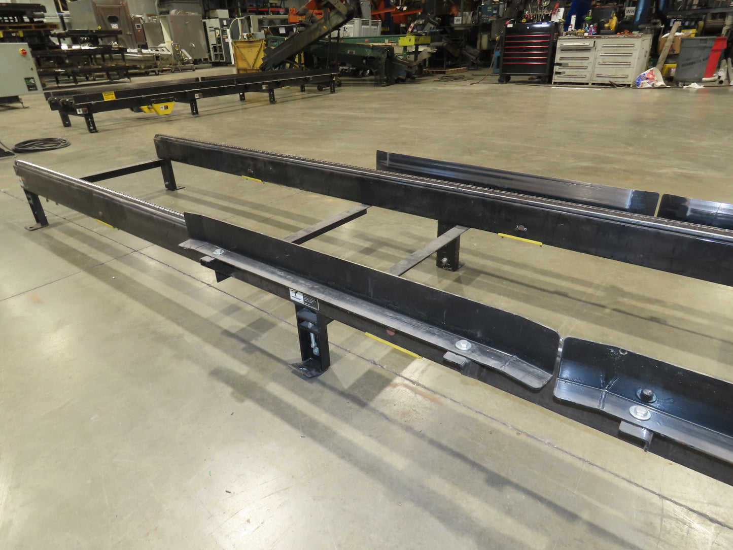 42"x 25' Pallet Drag Chain Conveyor 2-Strand 1Hp 230/460V 3PH 32FPM 17-19"H