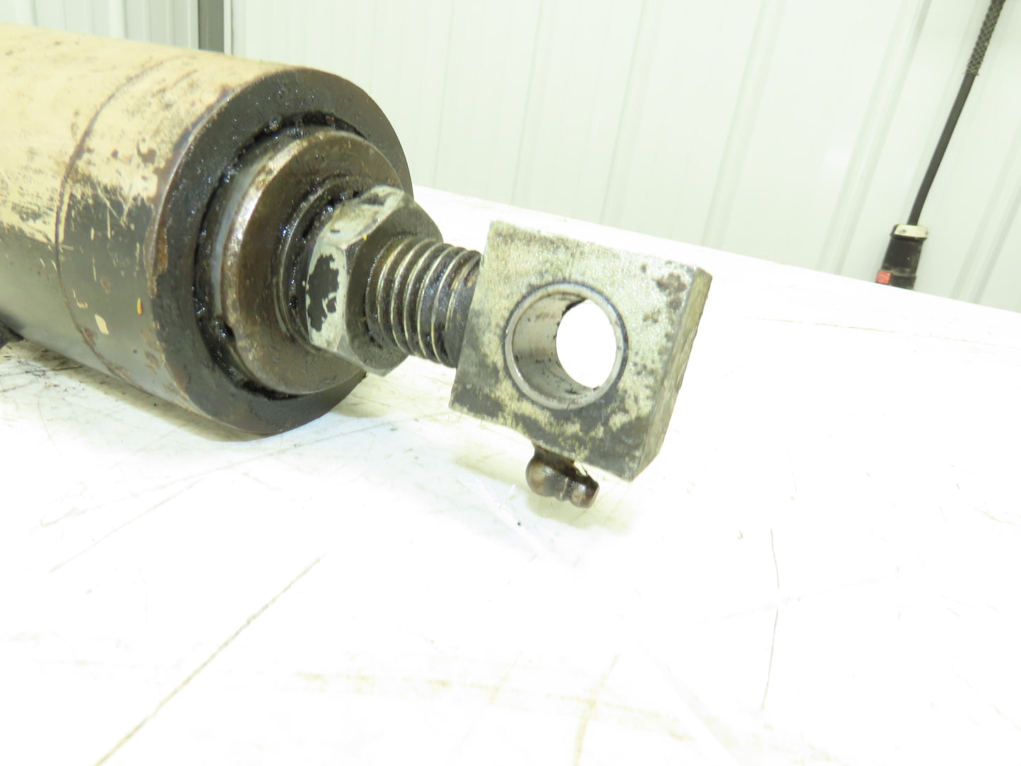 Toyota DOF 068 Hydraulic Lift Cylinder Off 8HBW30 Walkie Pallet Jack 6000 lb