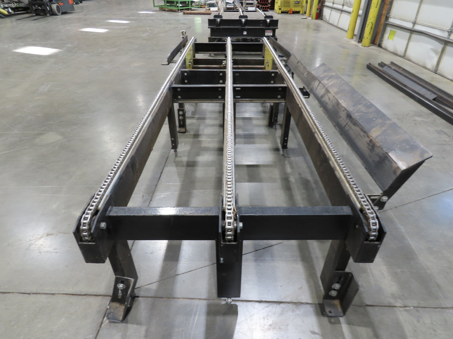 42"x 11' 4" Pallet Drag Chain Conveyor 3-Strand 230/460V 3PH 32FPM 23-26"H