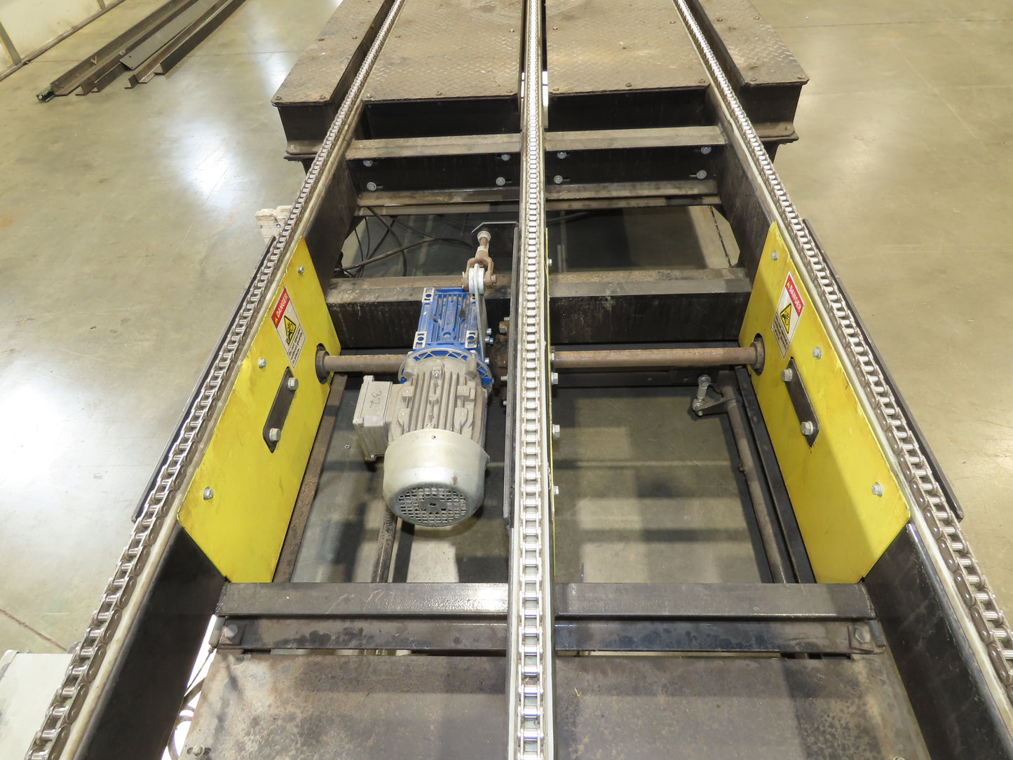 42"x 10' 2" Pallet Chain Conveyor 3-Strand Skid Platform End Section 460V 3PH