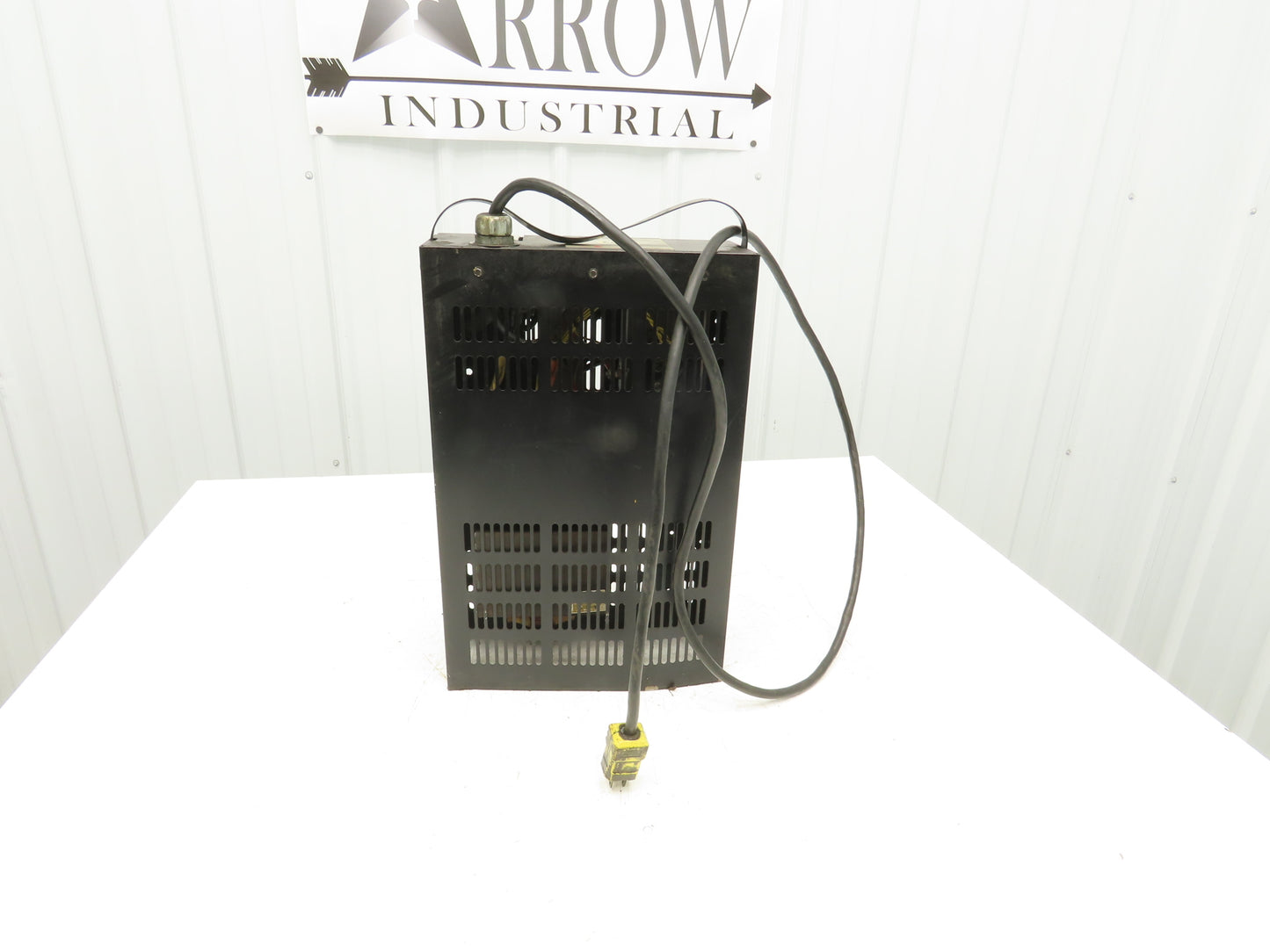 Applied Energy A15573-F3 Colt Forklift Battery Charger 24VDC 225-380Ah 120VAC