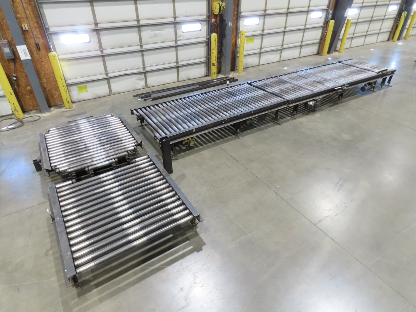 Orion 52"W x 36'L Pallet Conveyor 2.5" Roller with 90° Rotator 3PH Chain Drive