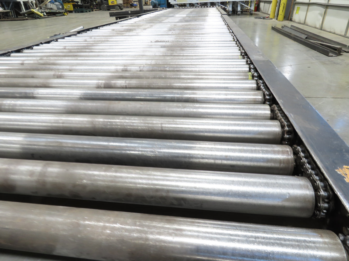 Orion 52"W x 36'L Pallet Conveyor 2.5" Roller with 90° Rotator 3PH Chain Drive