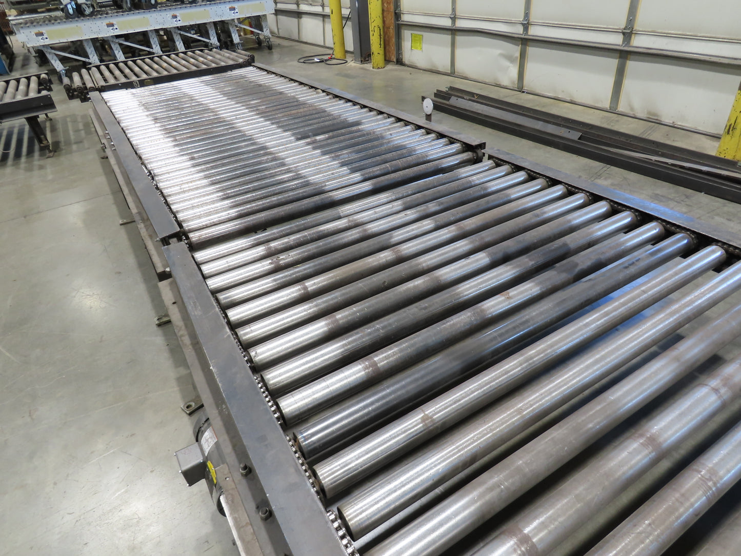 Orion 52"W x 36'L Pallet Conveyor 2.5" Roller with 90° Rotator 3PH Chain Drive