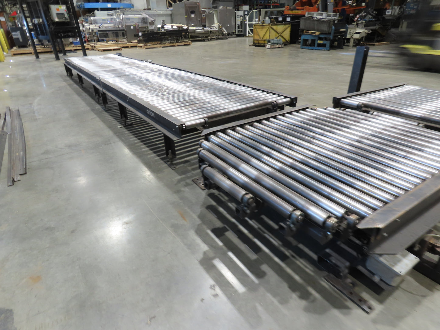 Orion 52"W x 36'L Pallet Conveyor 2.5" Roller with 90° Rotator 3PH Chain Drive