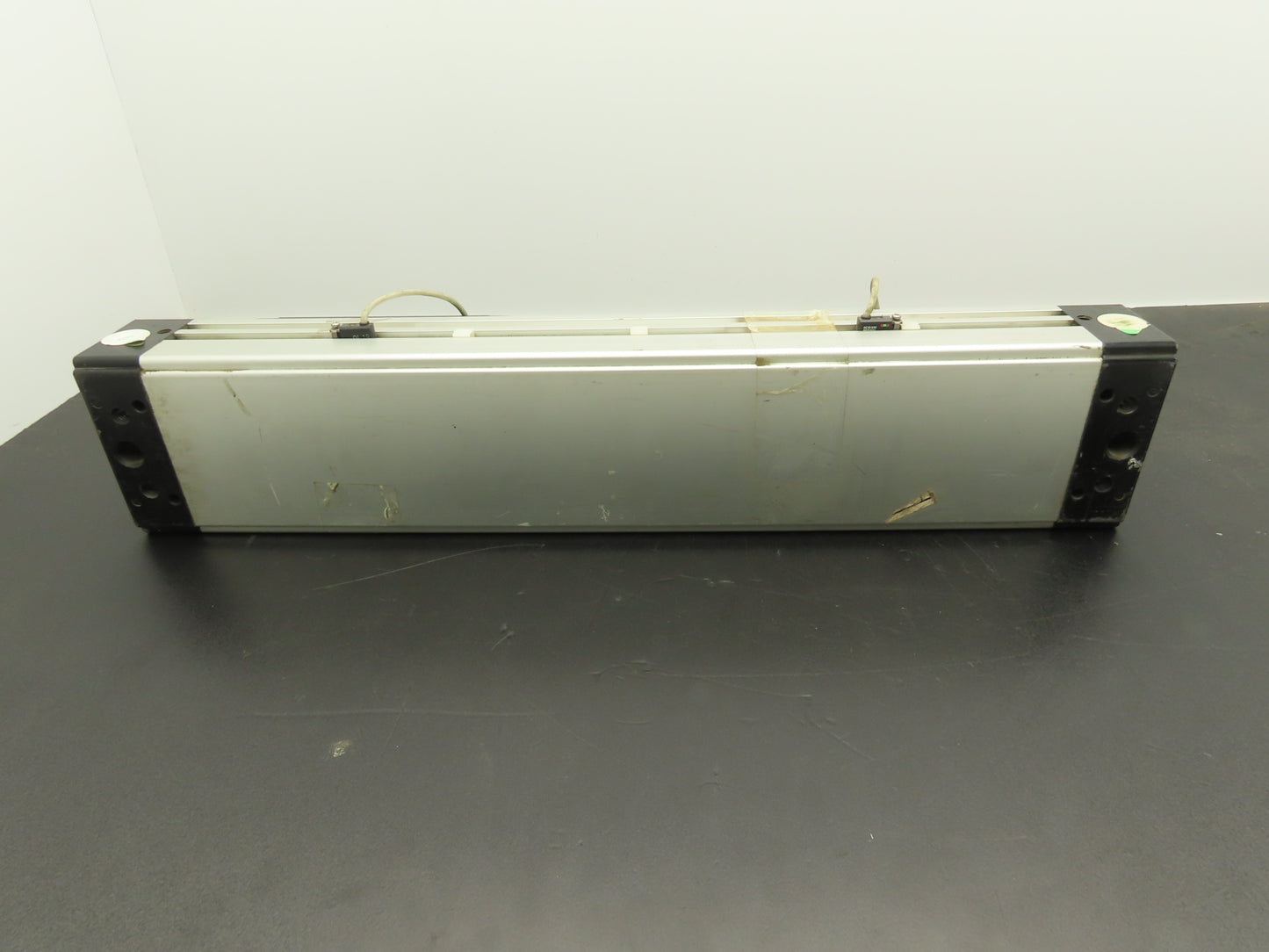 CKD SRL2-00-63NB300 Pneumatic Rodless Air Cylinder Slide 63mm Bore 300mm Stroke